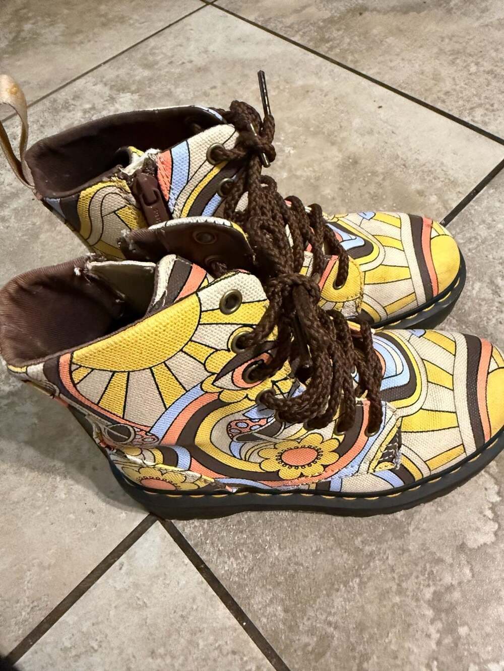 Dr. Martens Jadon Retro Ray Kemble Canvas Platform 8-Eye Boots - Picture 4 of 10